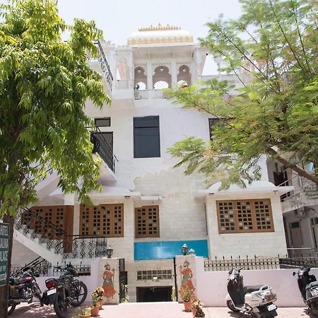 Oyo 14118 Hotel Kalika Palace Udaipur Esterno foto