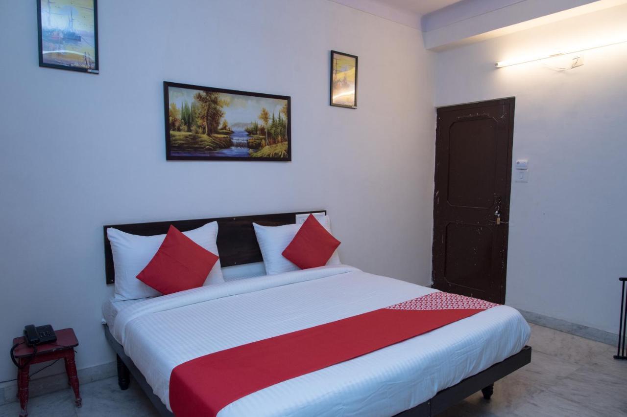 Oyo 14118 Hotel Kalika Palace Udaipur Esterno foto